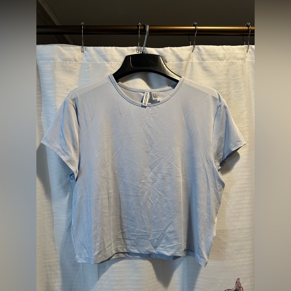 H&M Blue Short Sleeve Cropped Tee